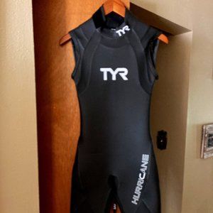TYR Ladies Medium Sleeveless wetsuit Triathlon
